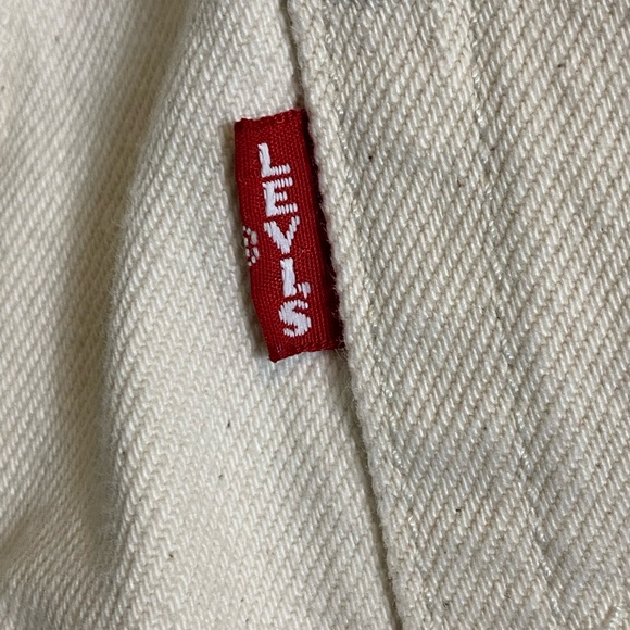 EUC LEVIS WEDGIE JEANS. FACTORY FREYED LEG HEM.SIZE 29. OFF WHITE COLORED - Picture 6 of 16